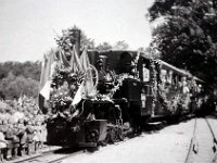 Pionirska željeznica, otvaranje 1948. godine  Ukupna dužina pruge bila je 2,6 kilometara, širina kolosijeka 600 mm, uz najveći uspon od čak 19 posto. Vozni park sastojao se od jedne parne lokomotive, jednog službenog vagona, te triju četveroosovinskih putničkih vagona. Bilo je ideja da se pruga produži prema Granešini, no zbog brojnih poteškoća od toga se odustalo, te se kasnije izgradila pruga Dubrava-Slanovec.